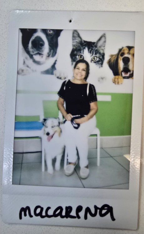 woman dog clinic macarena